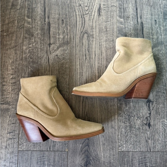 Vince Camuto Amtinda Tortilla Squared Toe Ankle Block Heeled Bootie- Size 8 - Picture 7 of 8